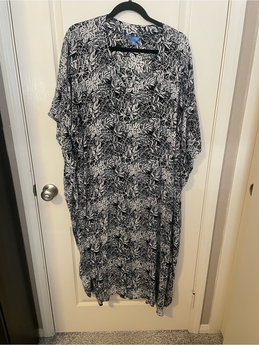 Blue Ginger Maui Black & White Hawaiian Print Caftan One Size